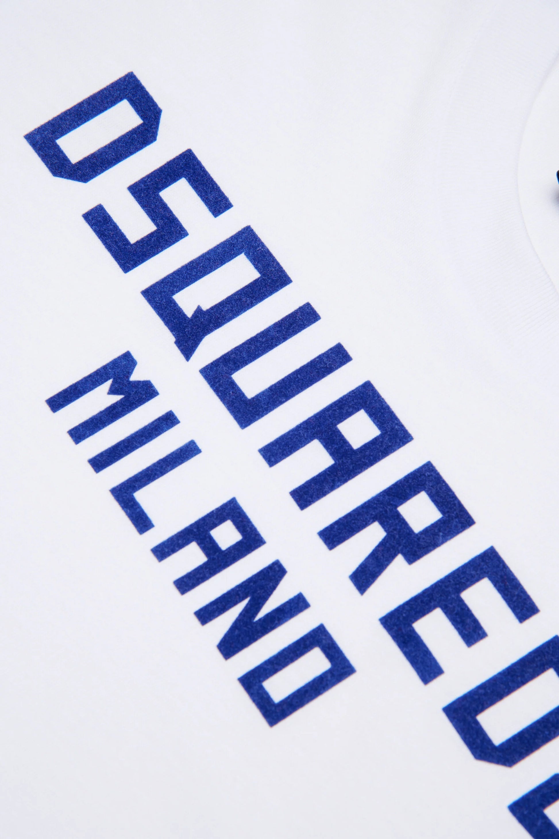 T-shirt con logo stampato
